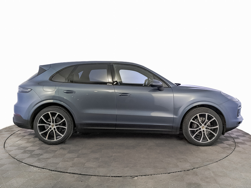 car-card-slide Porsche Cayenne 2019 137 561км фото №4