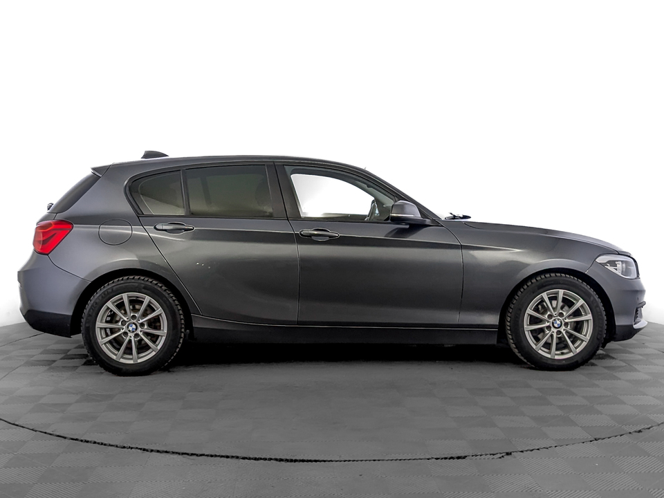 car-card-slide BMW 1 серии 2018 136 382км фото №4