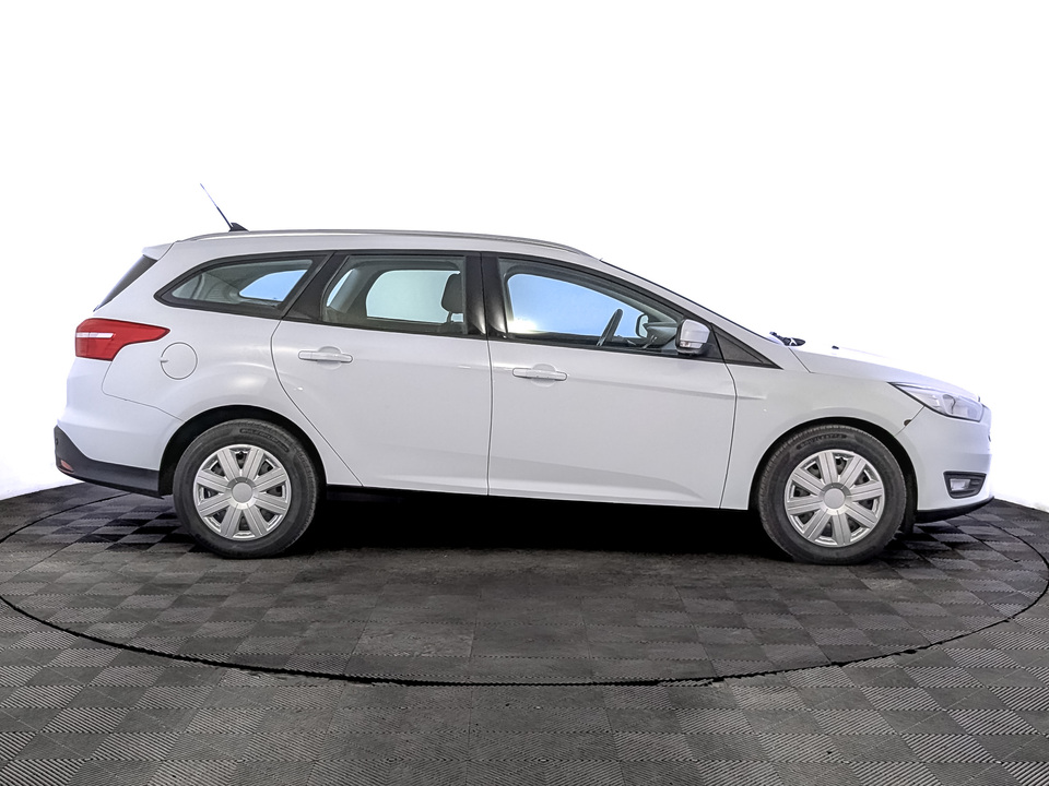 Ford Focus 2019 81 903км фото №4