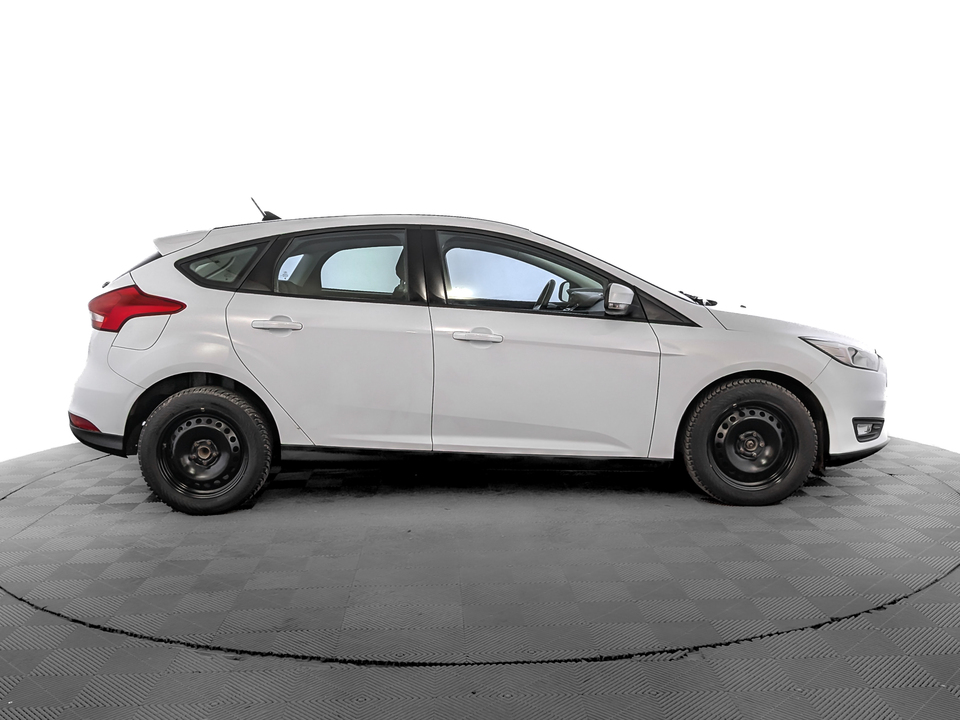 car-card-slide Ford Focus 2018 134 586км фото №4
