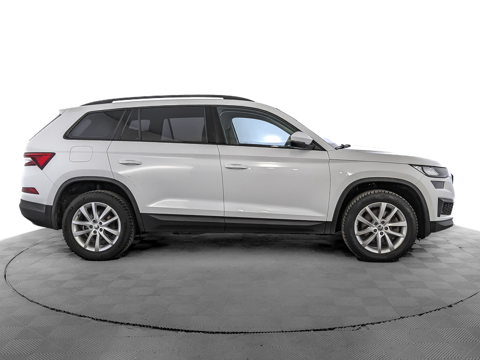 car-card-slide Skoda Kodiaq 2022 58 194км фото №5