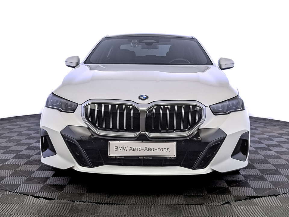 car-card-slide BMW 5 серии 2024 42 153км фото №2