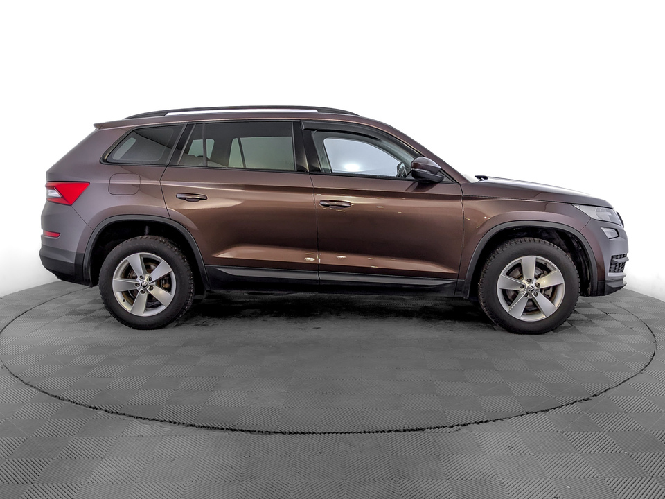 car-card-slide Skoda Kodiaq 2019 189 915км фото №4