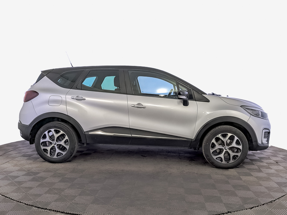 car-card-slide Renault Kaptur 2017 97 676км фото №4