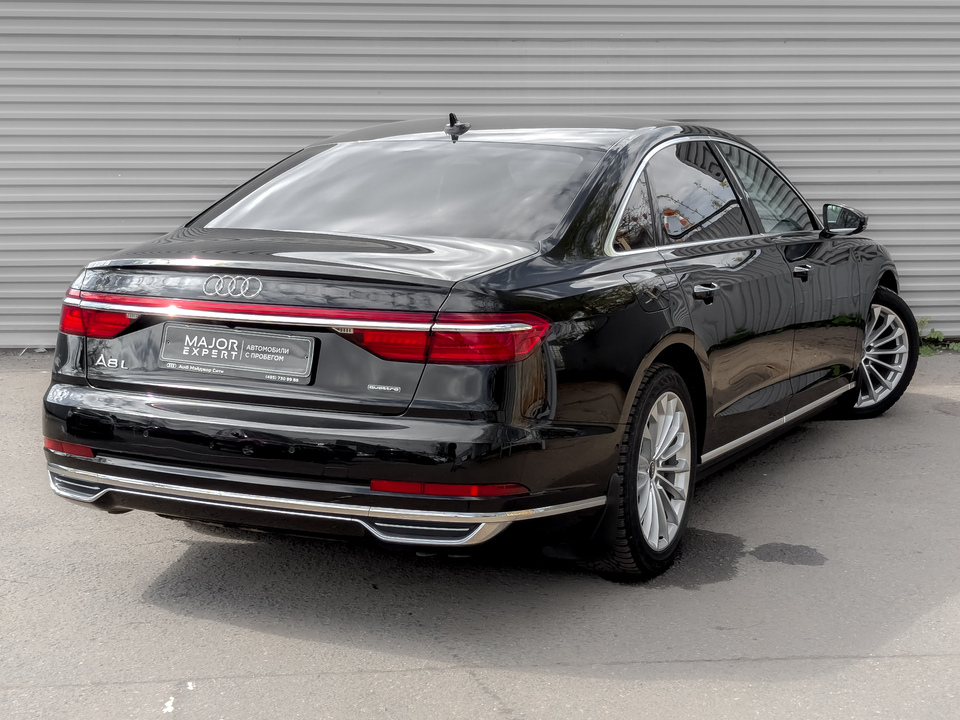 car-card-slide Audi A8 2021 67 193км фото №5