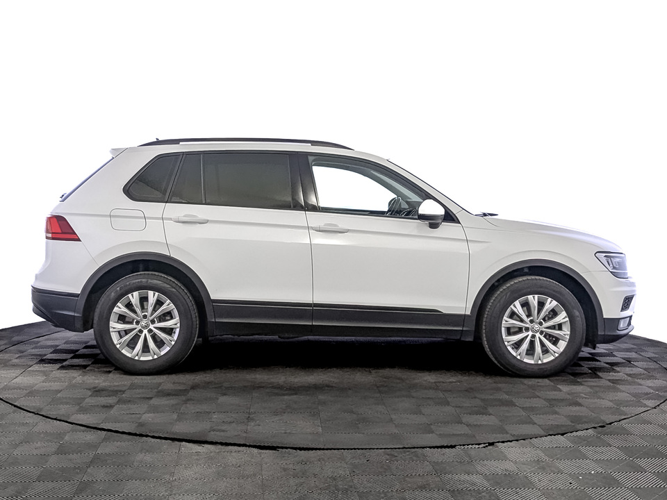 car-card-slide Volkswagen Tiguan 2020 95 974км фото №4