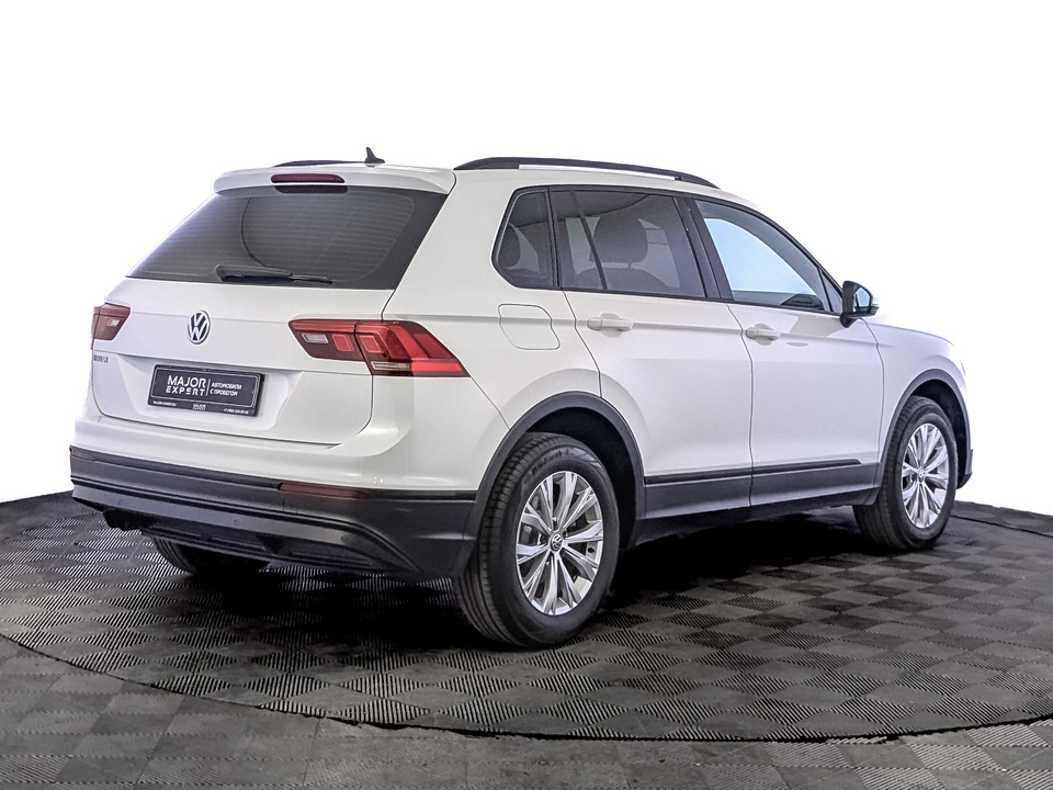 car-card-slide Volkswagen Tiguan 2020 95 974км фото №5