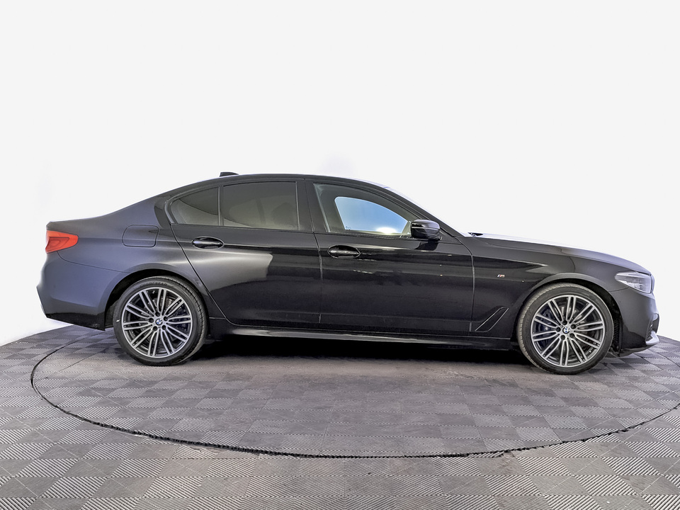 car-card-slide BMW 5 серии 2018 88 284км фото №4