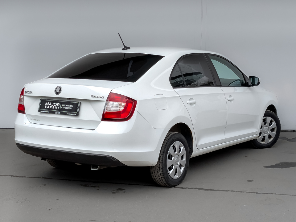 car-card-slide Skoda Rapid 2018 104 172км фото №5