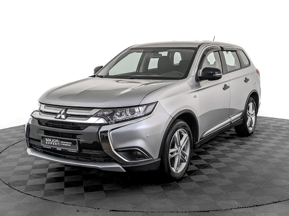car-card-slide Mitsubishi Outlander 2016 90 640км фото №1