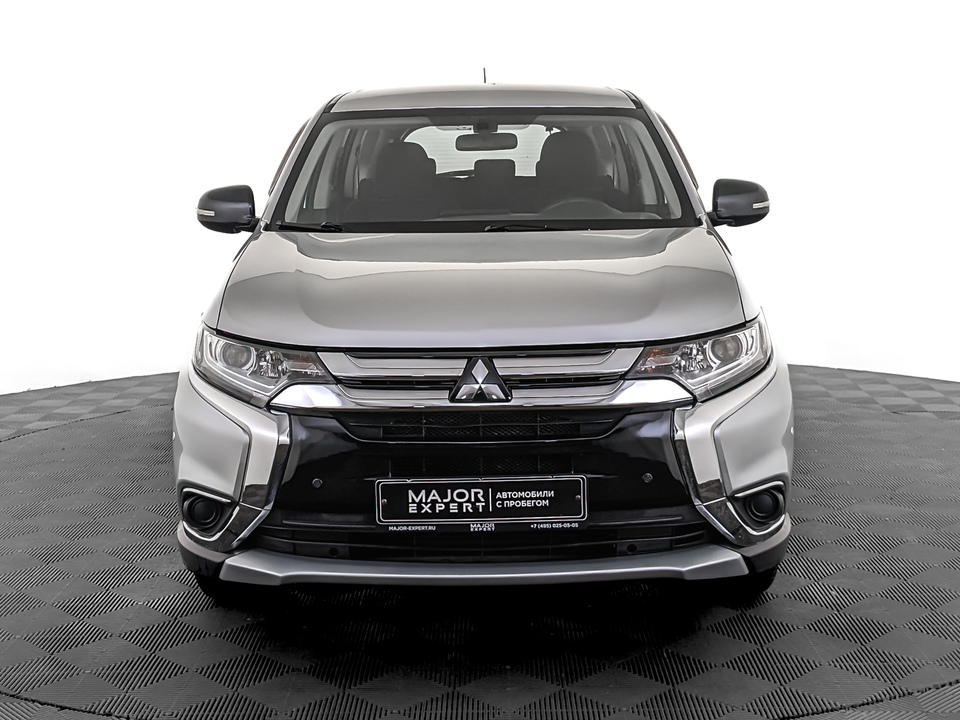 car-card-slide Mitsubishi Outlander 2016 90 640км фото №2