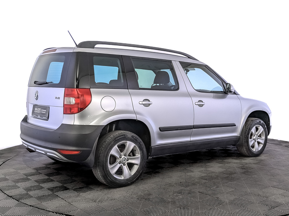 car-card-slide Skoda Yeti 2013 51 124км фото №5