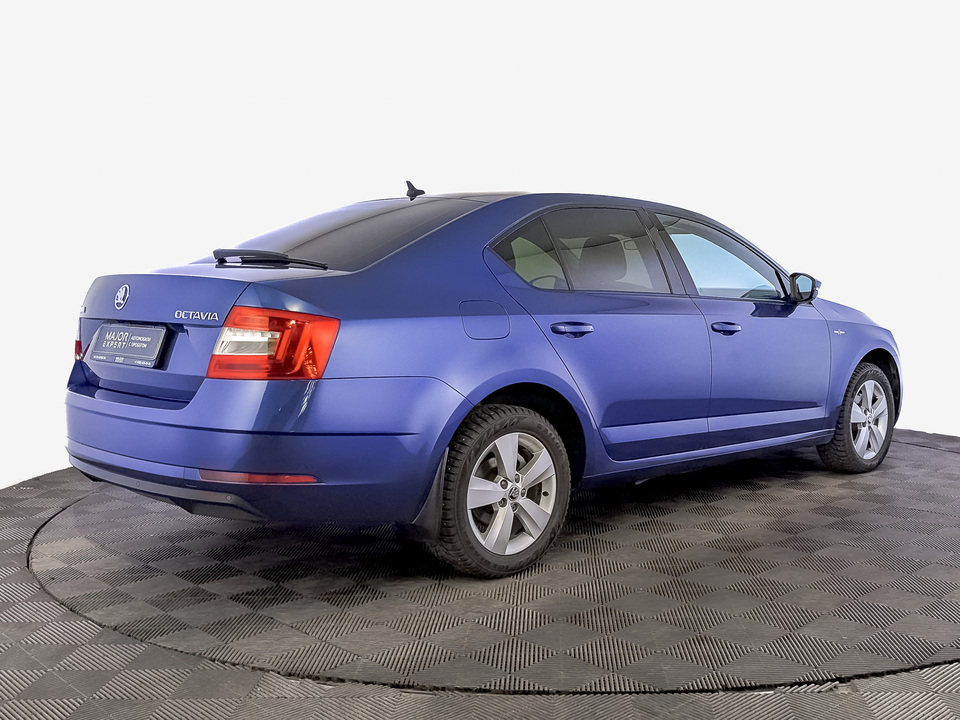 car-card-slide Skoda Octavia 2019 104 479км фото №5