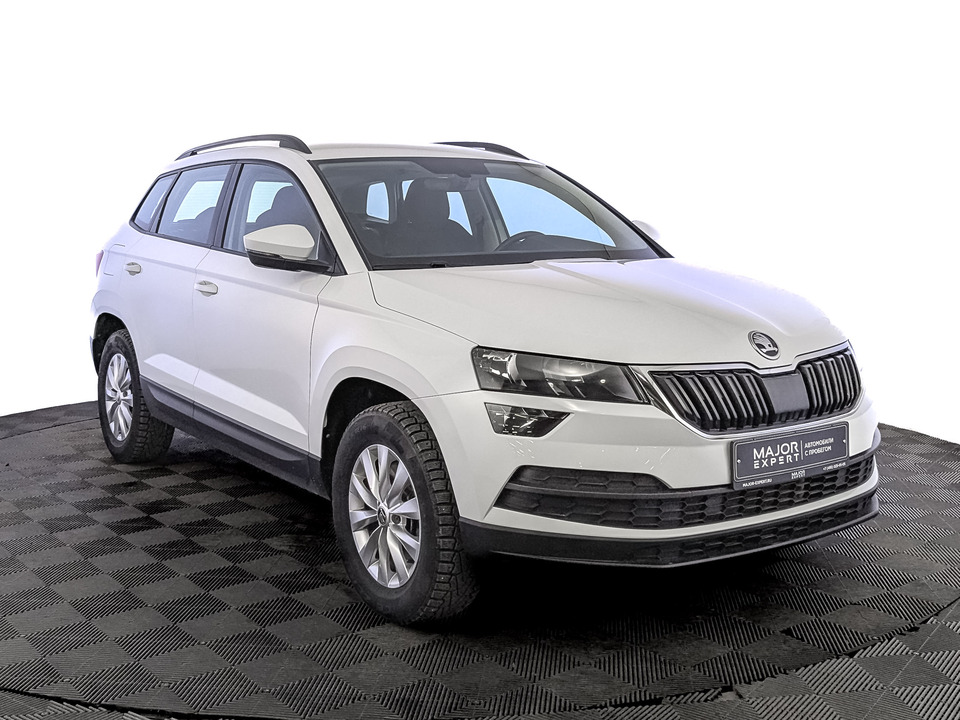 car-card-slide Skoda Karoq 2021 57 784км фото №3
