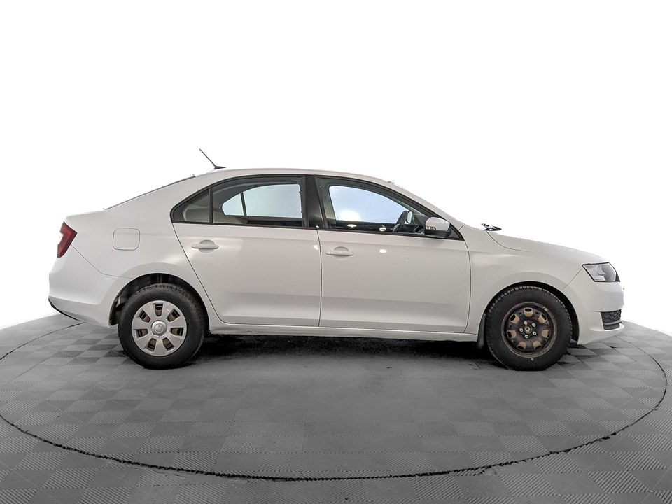 car-card-slide Skoda Rapid 2019 246 586км фото №4