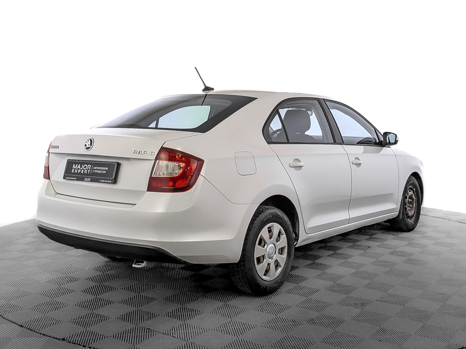 car-card-slide Skoda Rapid 2019 246 586км фото №5