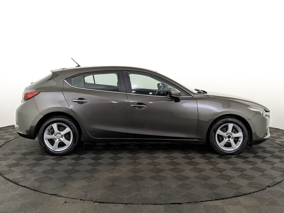 car-card-slide Mazda 3 2017 136 614км фото №4