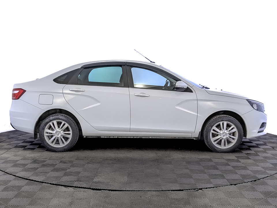car-card-slide Lada Vesta 2019 47 931км фото №4