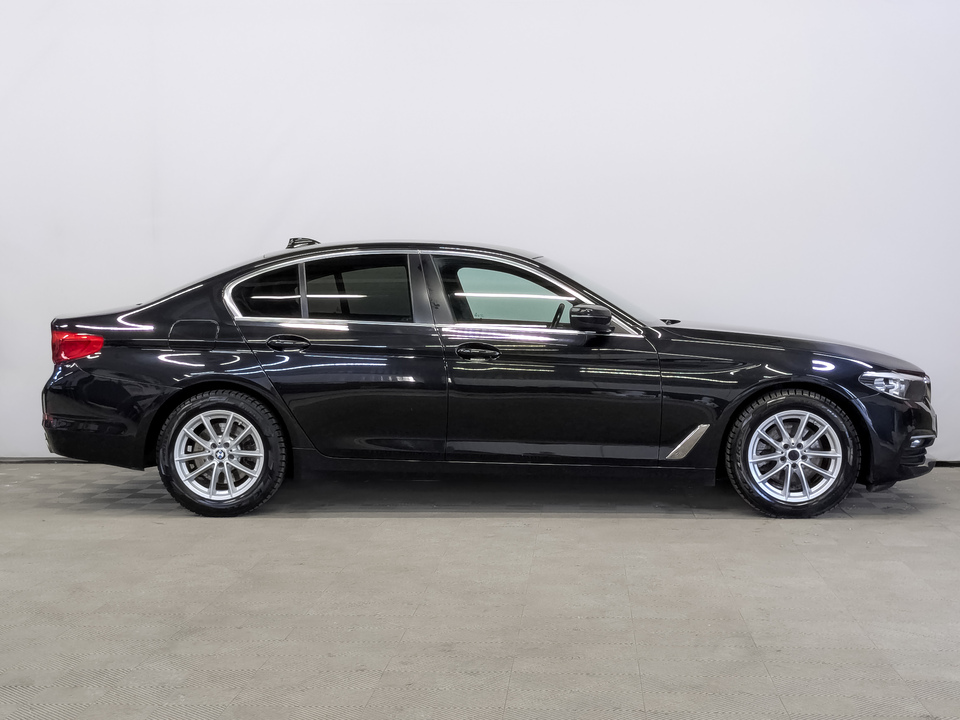 car-card-slide BMW 5 серии 2018 118 796км фото №4