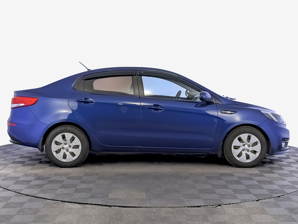 car-card-slide Kia Rio 2016 132 215км фото №4