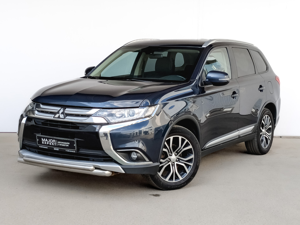 car-card-slide Mitsubishi Outlander 2016 85 900км фото №1