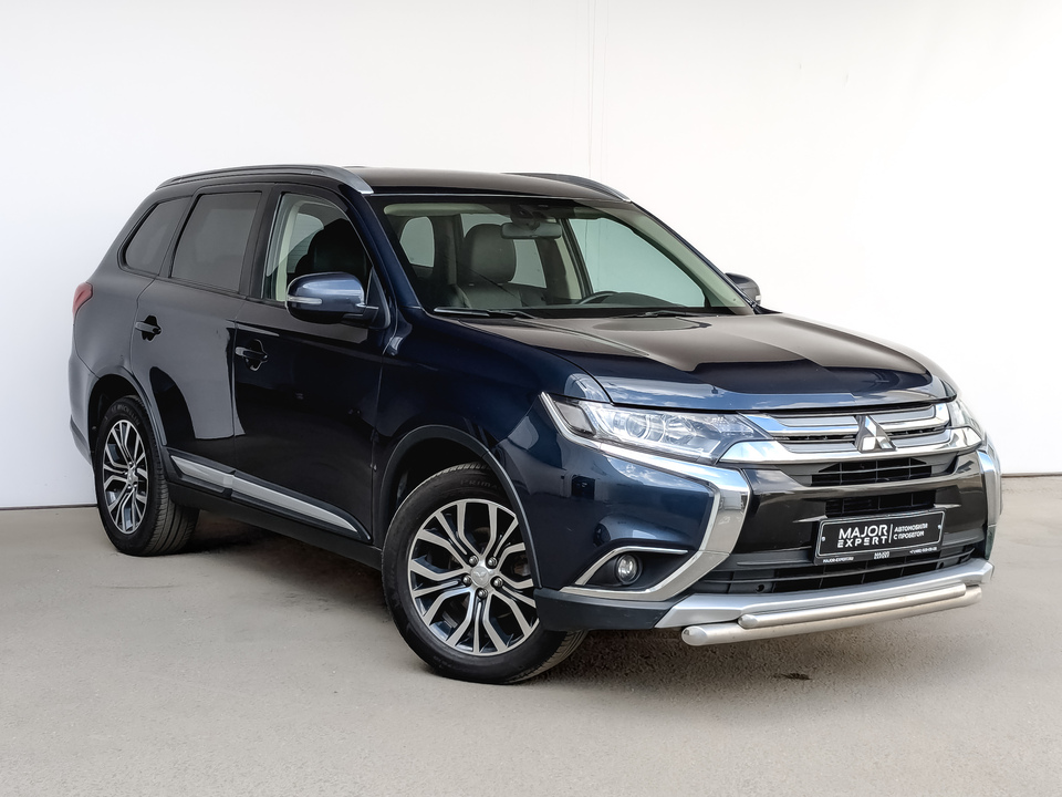 car-card-slide Mitsubishi Outlander 2016 85 900км фото №3
