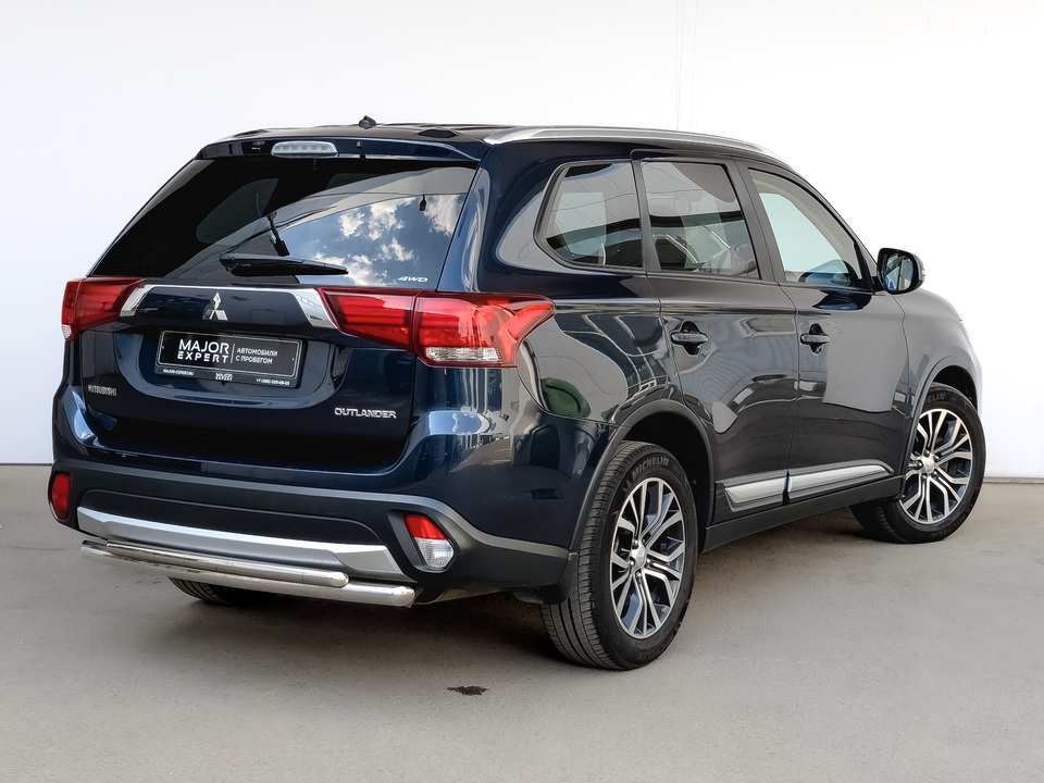 car-card-slide Mitsubishi Outlander 2016 85 900км фото №5
