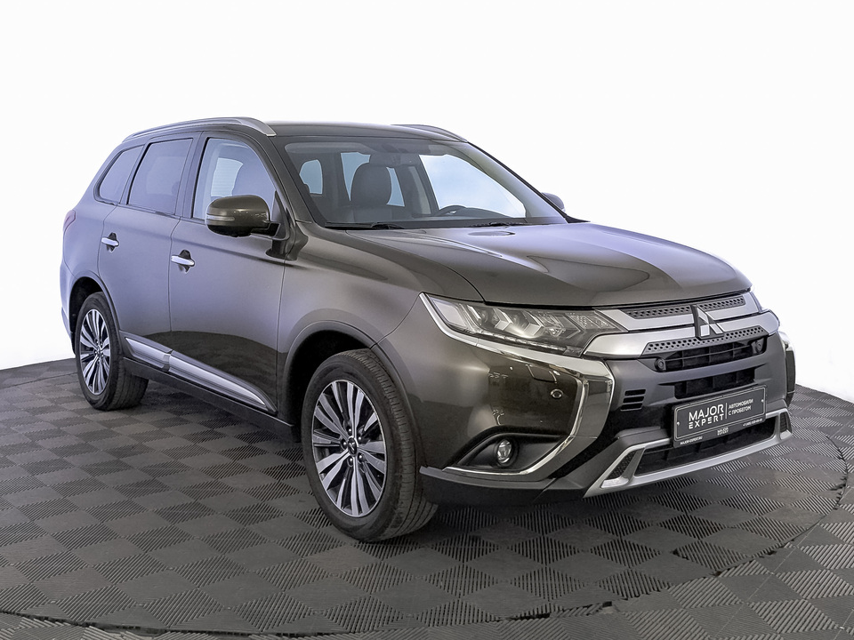 car-card-slide Mitsubishi Outlander 2021 95 753км фото №3