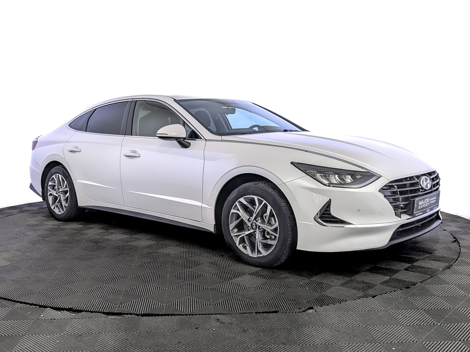 car-card-slide Hyundai Sonata 2021 40 567км фото №3