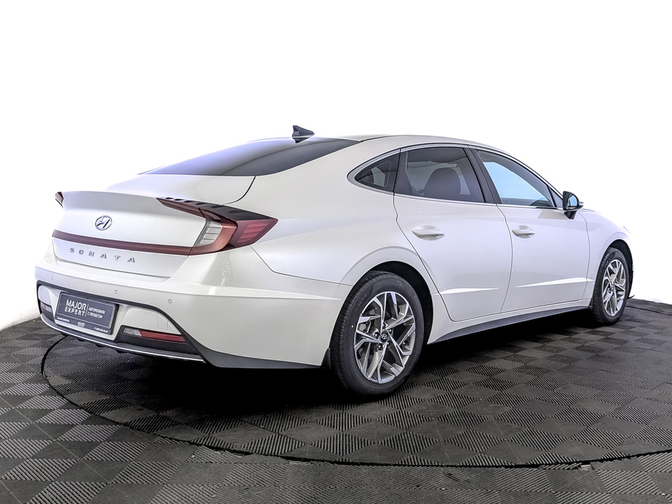 car-card-slide Hyundai Sonata 2021 40 567км фото №5