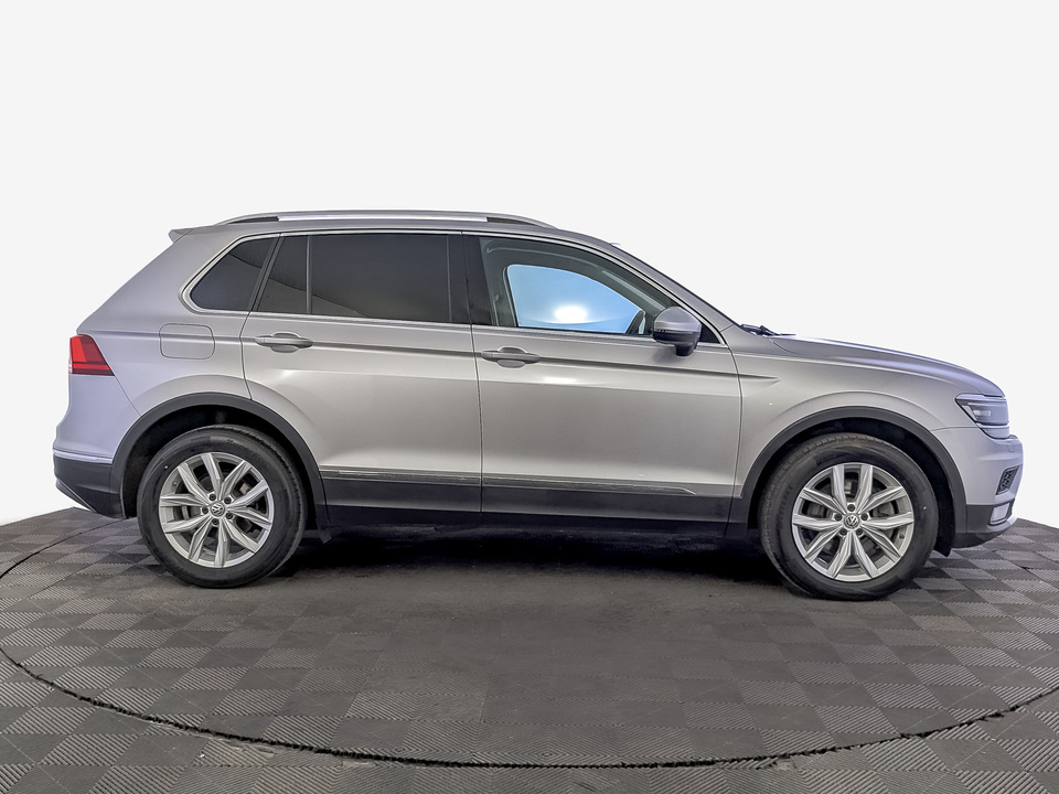 car-card-slide Volkswagen Tiguan 2019 170 000км фото №4