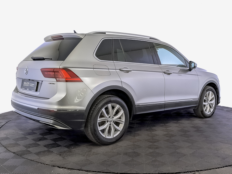 car-card-slide Volkswagen Tiguan 2019 170 000км фото №5