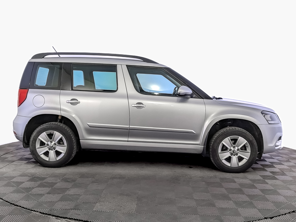 car-card-slide Skoda Yeti 2014 102 059км фото №4