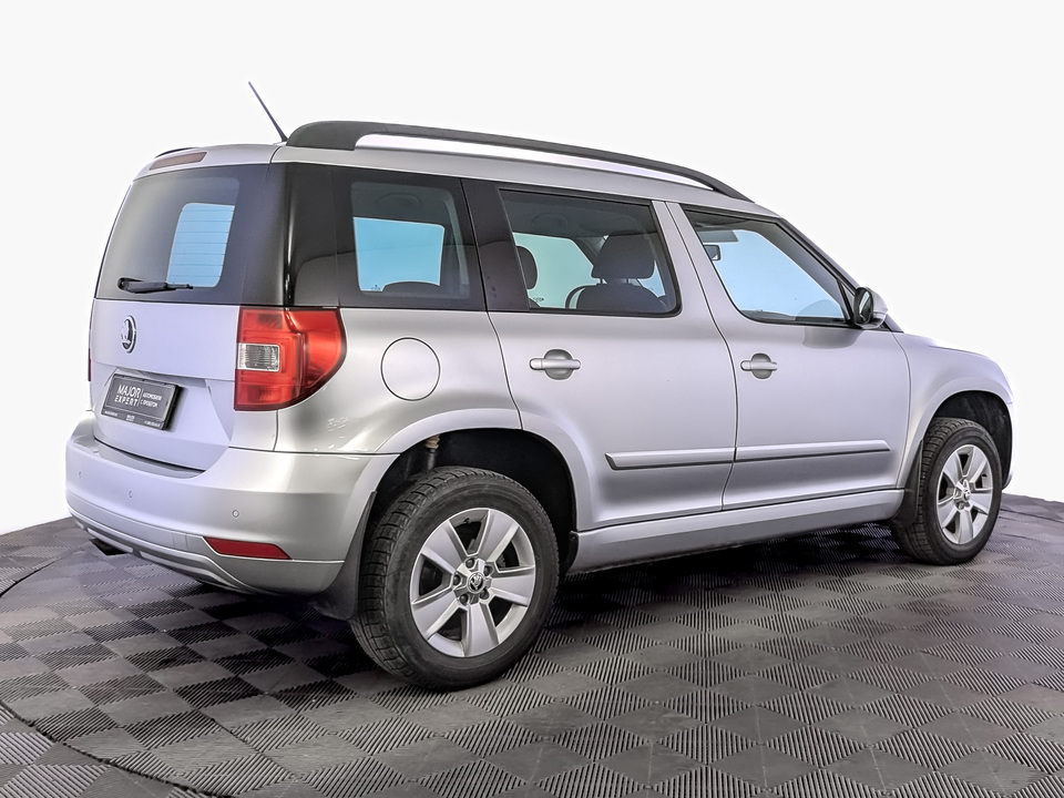 car-card-slide Skoda Yeti 2014 102 059км фото №5