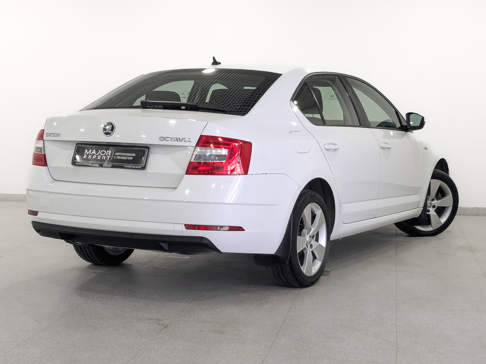 car-card-slide Skoda Octavia 2019 26 523км фото №5
