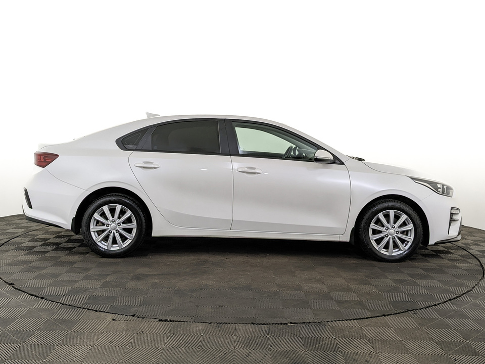 car-card-slide Kia Cerato 2019 132 706км фото №4