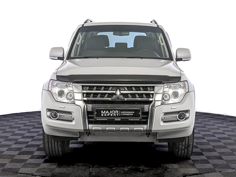 car-card-slide Mitsubishi Pajero 2018 142 613км фото №2