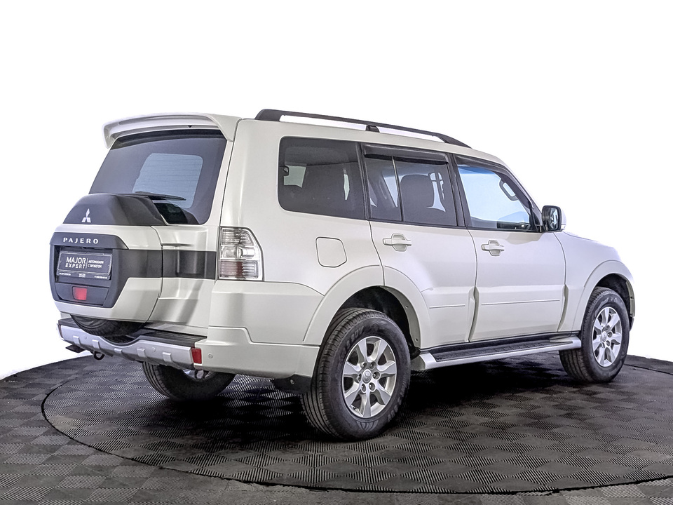 car-card-slide Mitsubishi Pajero 2018 142 613км фото №5