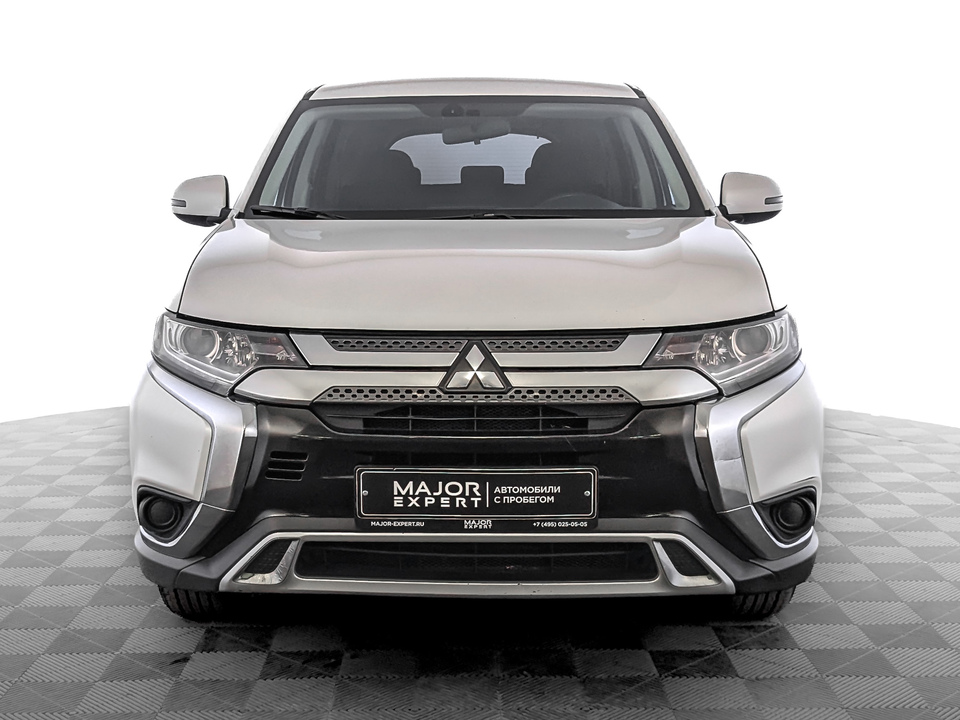 car-card-slide Mitsubishi Outlander 2018 162 450км фото №2