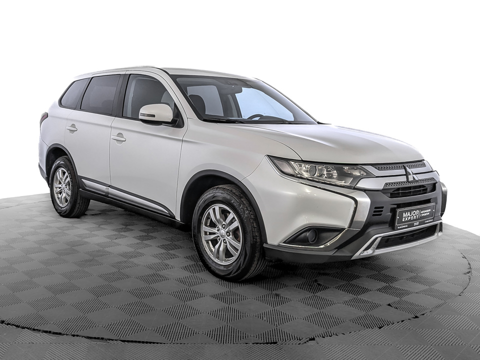 car-card-slide Mitsubishi Outlander 2018 162 450км фото №3
