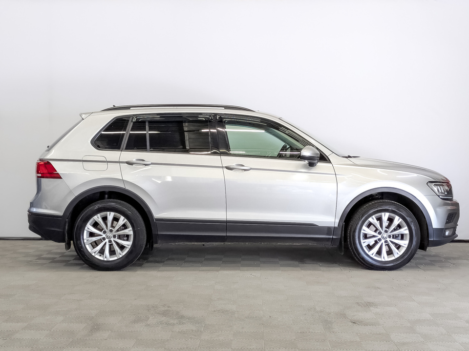 car-card-slide Volkswagen Tiguan 2020 95 085км фото №4