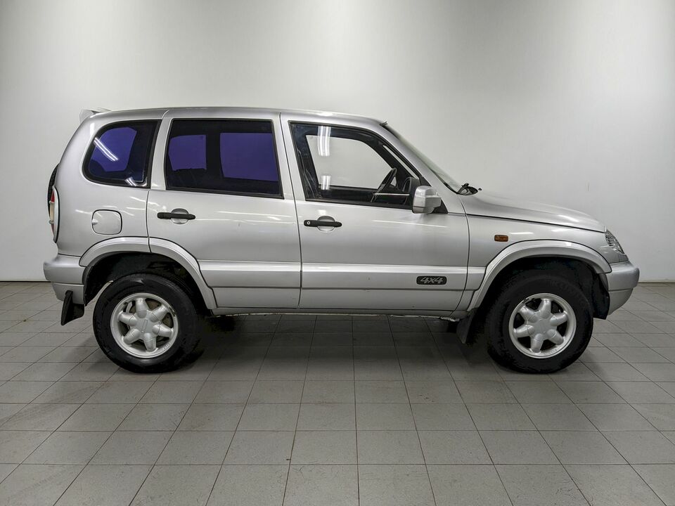 car-card-slide Chevrolet Niva 2008 74 498км фото №4