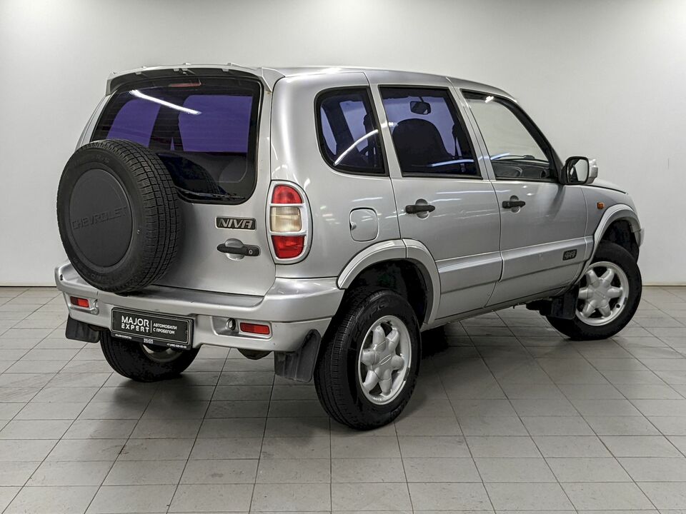 car-card-slide Chevrolet Niva 2008 74 498км фото №5