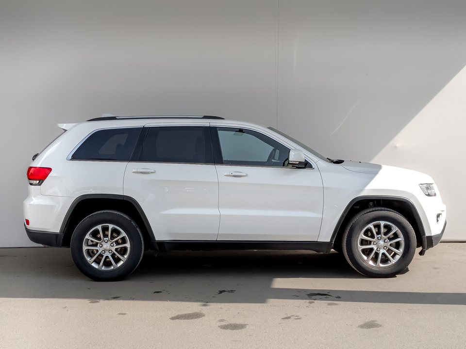 car-card-slide Jeep Grand Cherokee 2016 130 144км фото №4