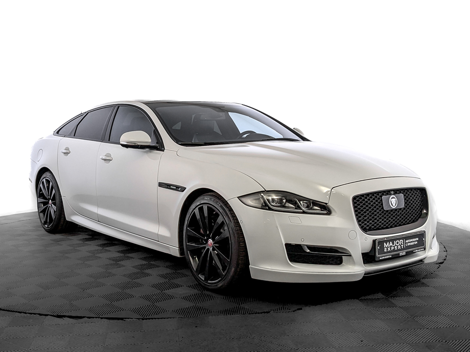 car-card-slide Jaguar XJ 2016 40 122км фото №3