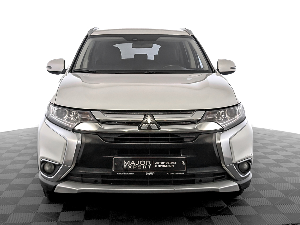 car-card-slide Mitsubishi Outlander 2018 213 152км фото №2