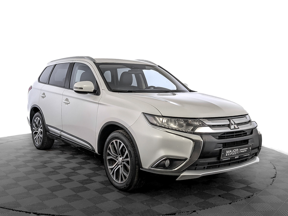 car-card-slide Mitsubishi Outlander 2018 213 152км фото №3