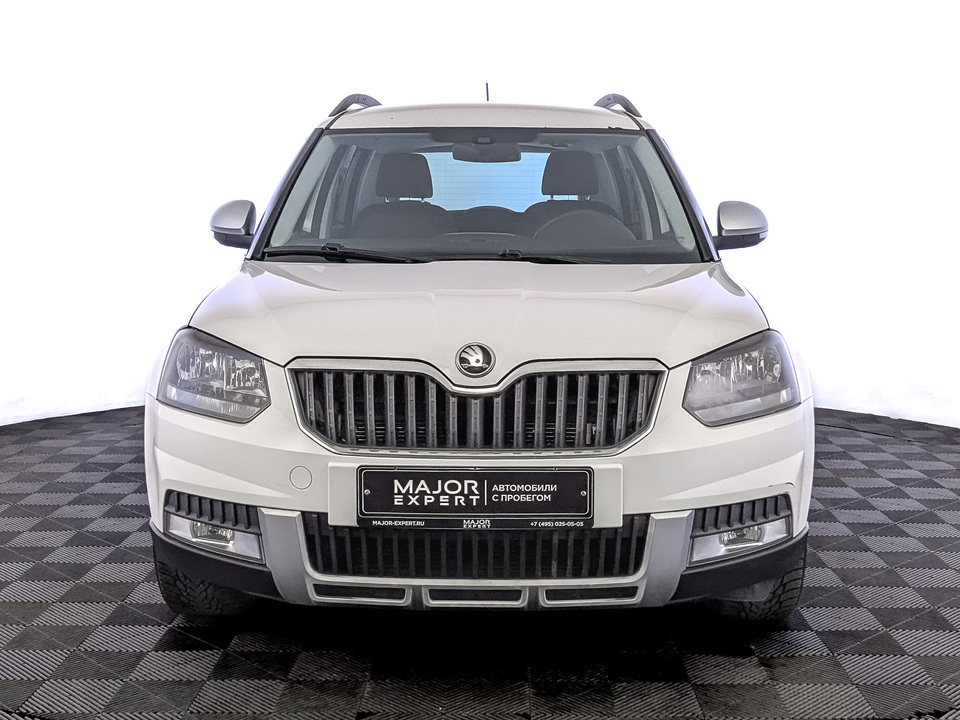 car-card-slide Skoda Yeti 2015 112 874км фото №2