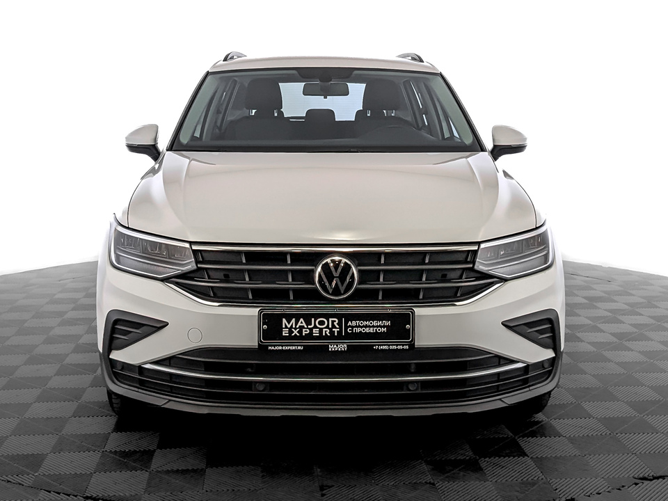 car-card-slide Volkswagen Tiguan 2021 73 888км фото №2