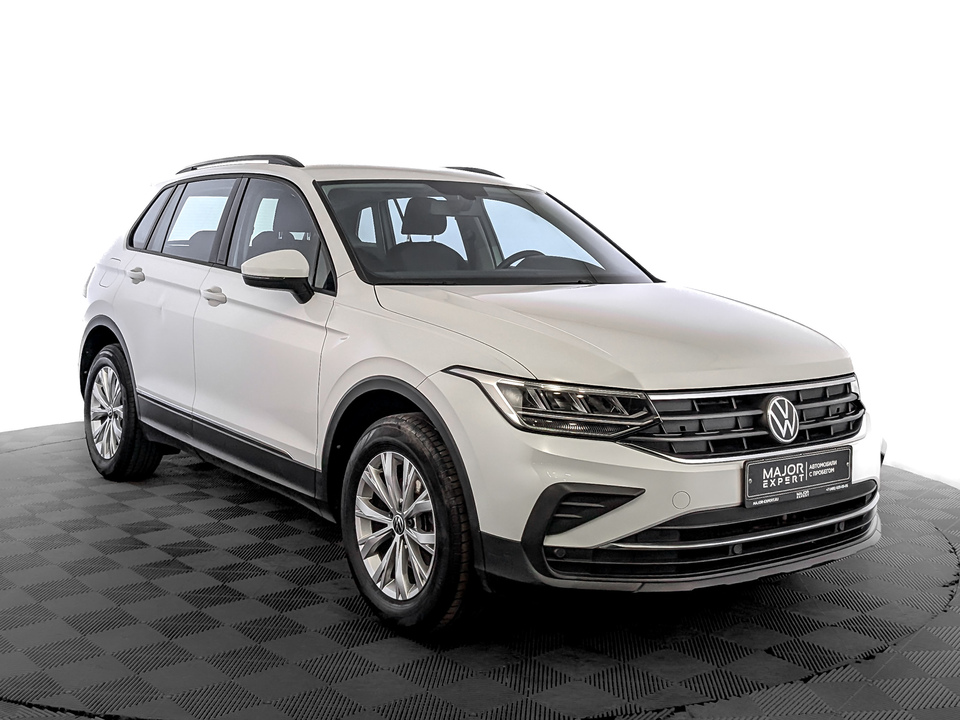 car-card-slide Volkswagen Tiguan 2021 73 888км фото №3